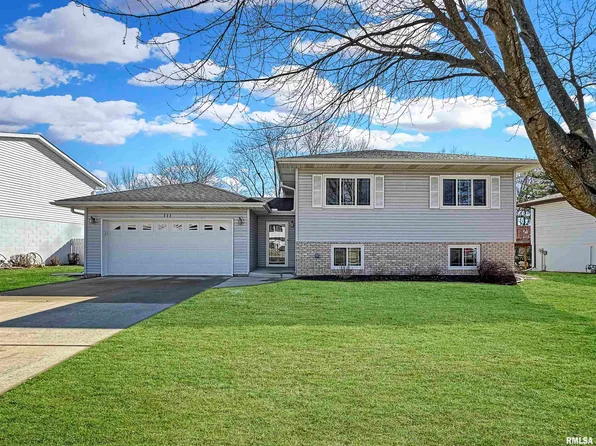 111 Greenbriar Ct, East Peoria, IL 61611