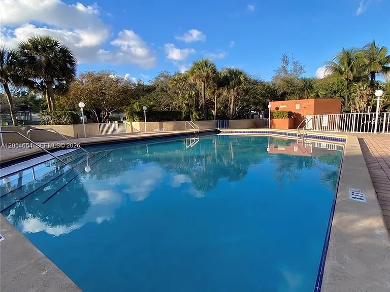 4205 N University Dr #303 — Photo 11