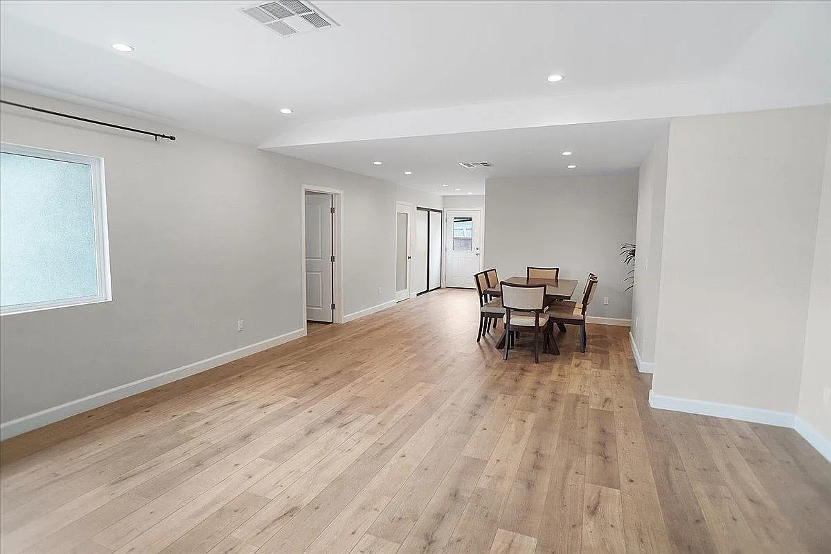 4 bed, 1730 sqft, $4,490 — Photo 3