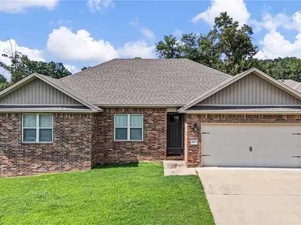233 Redwood Ln, Russellville, AR 72802