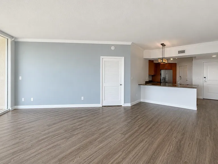 350 N Federal Hwy #715 — Photo 11