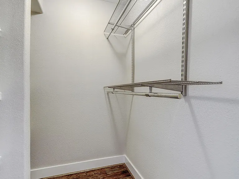 405 Hawthorne St #1-24 — Photo 8