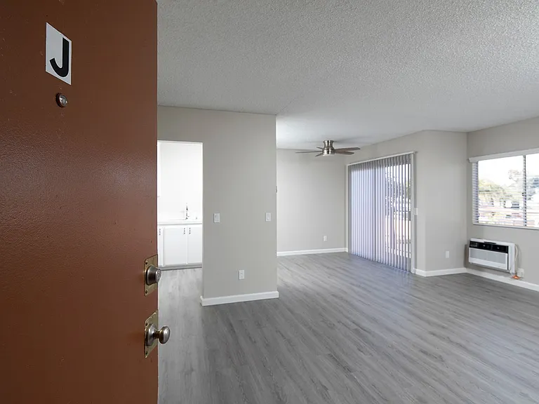 Madison Court Apartments — Photo 21