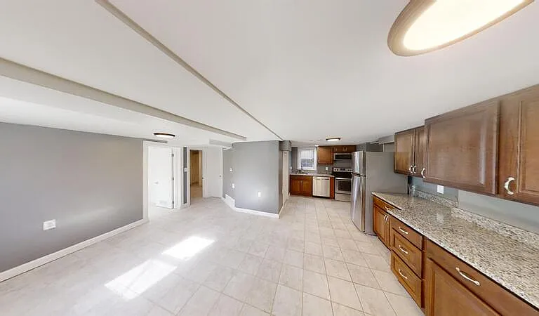 2 N Normal St #3 — Photo 4