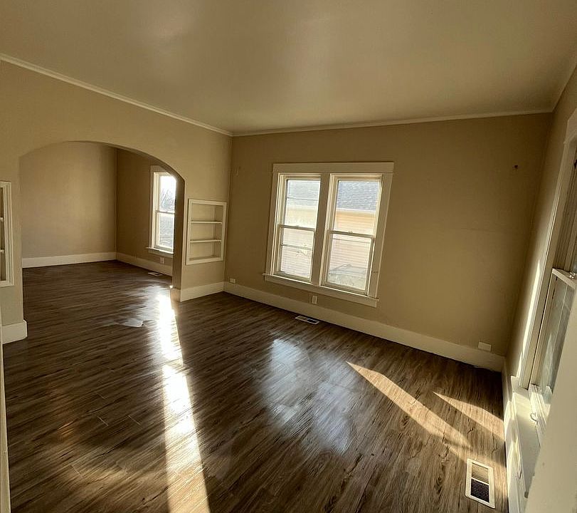 1st image of 720 36th St