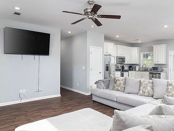 3rd image of 187 Shelbi Dr