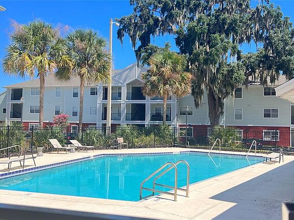 4th image of 2360 SW Archer Rd APT 304