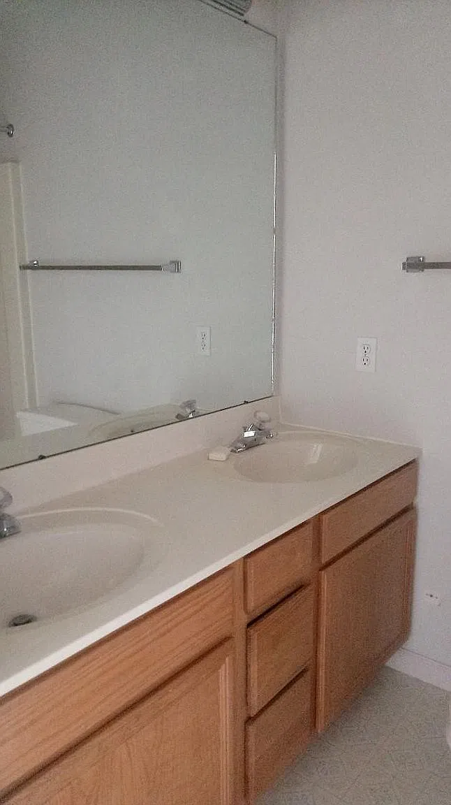 Norlawn Cir, Lancaster — Photo 4