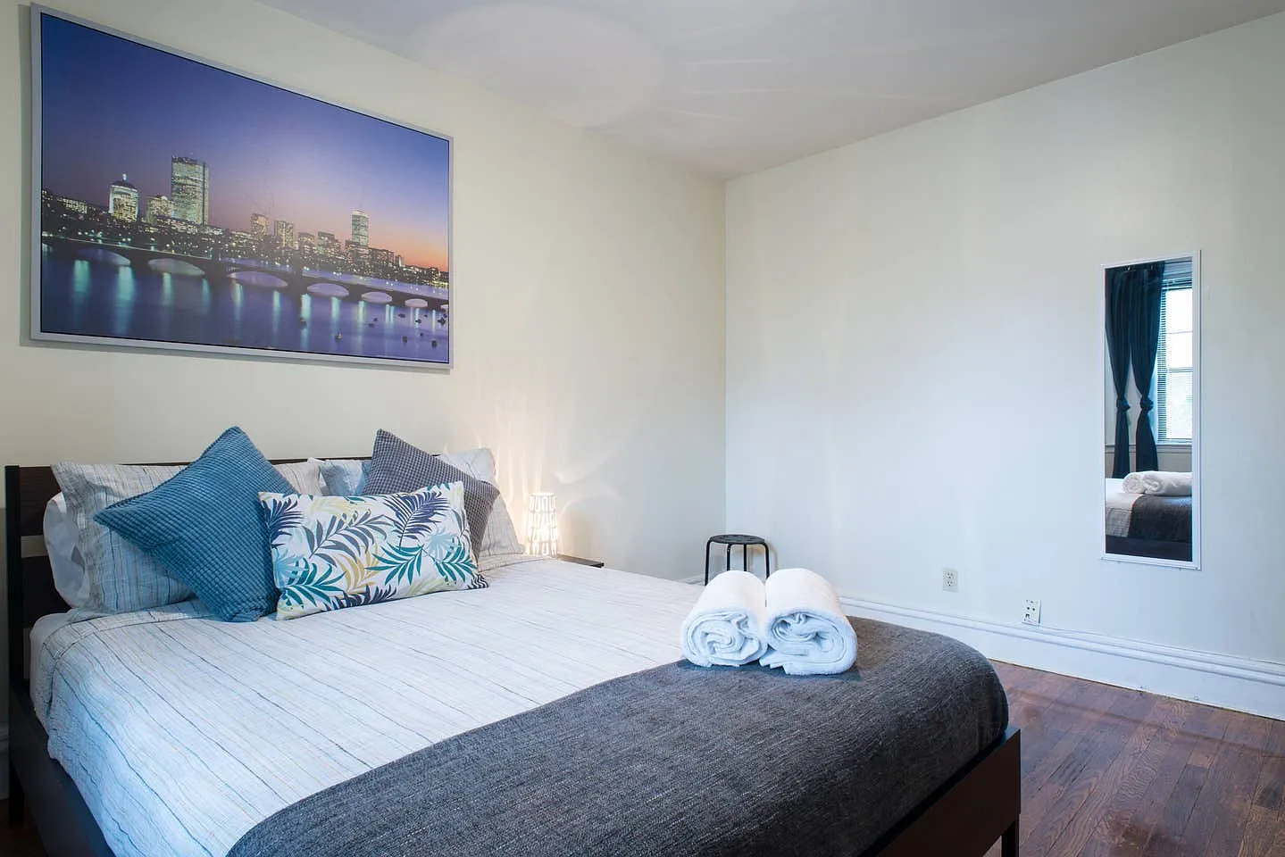 2 bed, 999 sqft, $3,800 — Photo 3