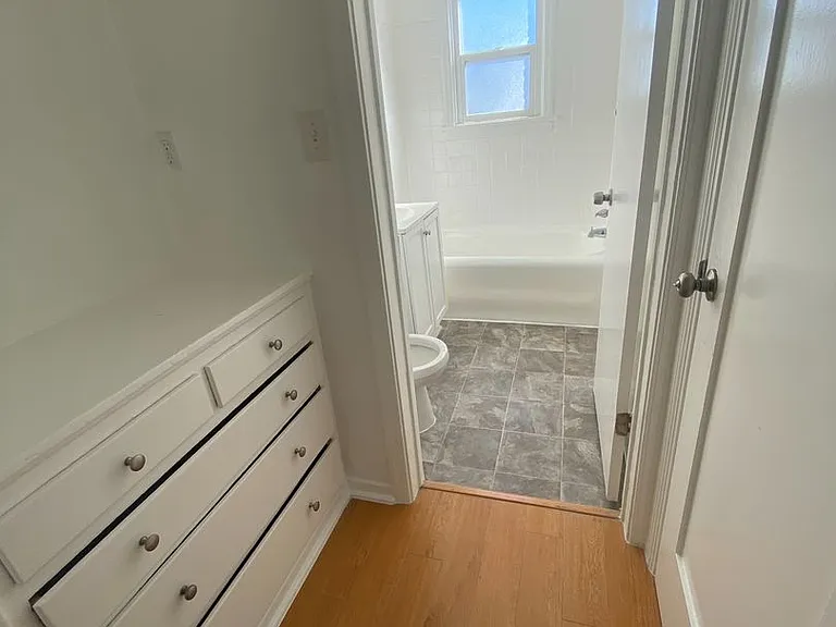 318 S Commonwealth Ave — Photo 19