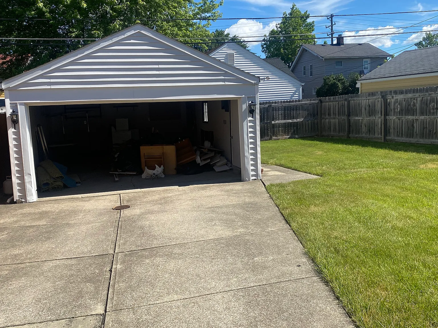 3 bed, 1178 sqft, $1,950 — Photo 2