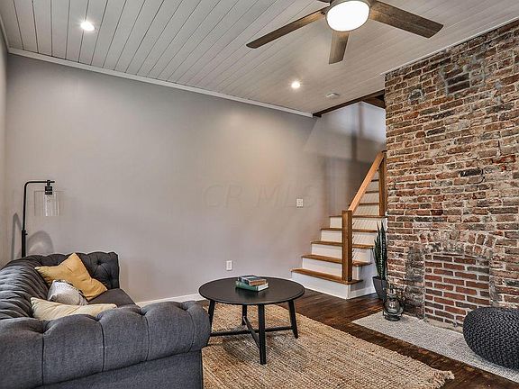 5th image of 637 Stanley Ave