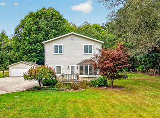 1110 6th St, Pentwater, MI 49449