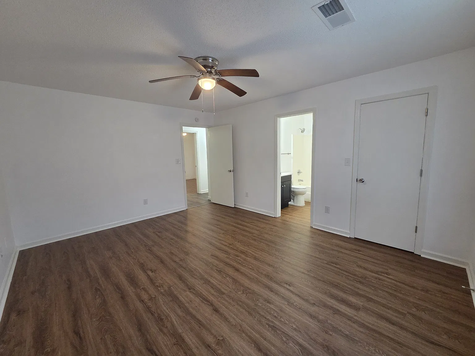 3 bed, 1390 sqft, $1,300 — Photo 4