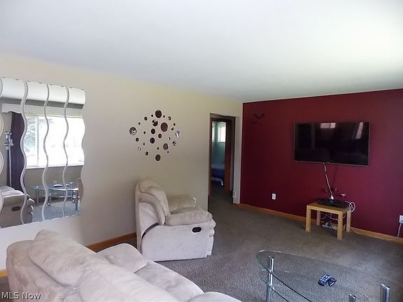 3rd image of 43 Swigart St