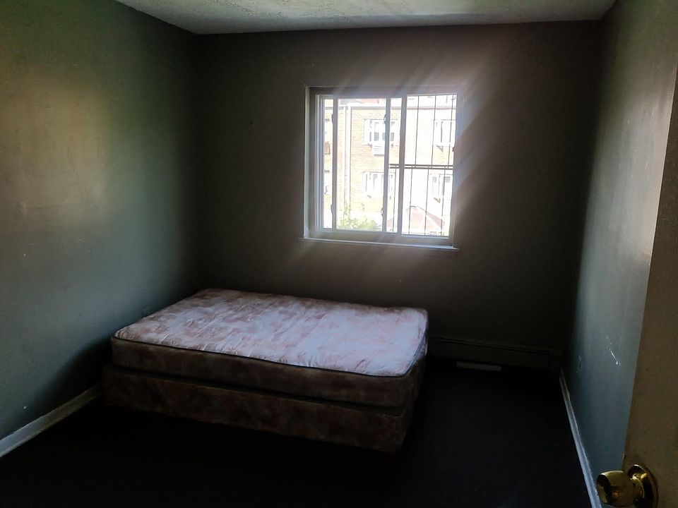 2nd image of 630 Commonwealth Ave #1