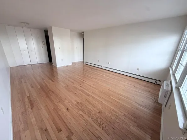 274 Hooker Ave APT M2, Poughkeepsie, NY 12603