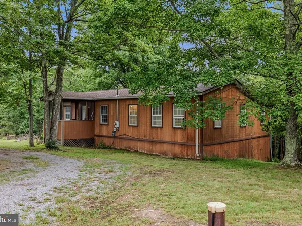 602 Plum Tree Ln, Berkeley Springs, WV 25411