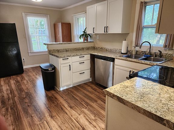 3rd image of 804 N 48th Ave