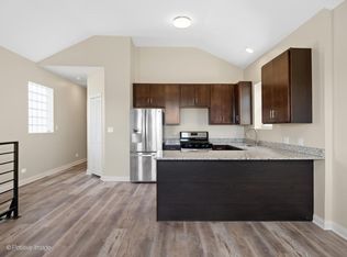 2855 W Arthington St APT 3, Chicago, IL 60612