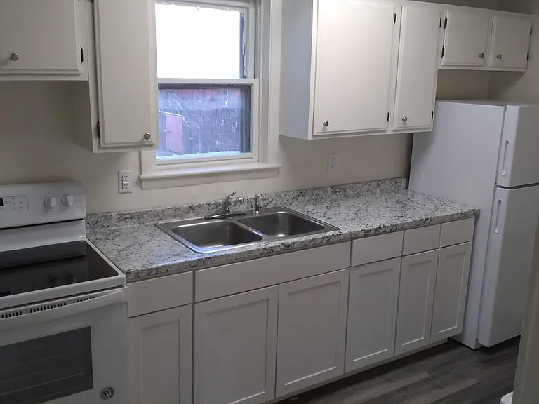 739 Main St — Photo 3