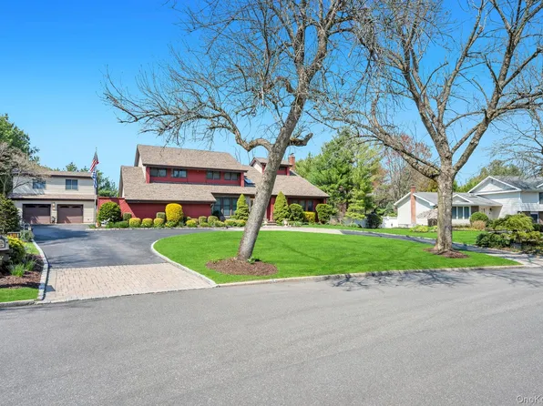 9 Artisan Avenue, Huntington, NY 11743