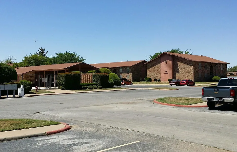 Summit Apartments