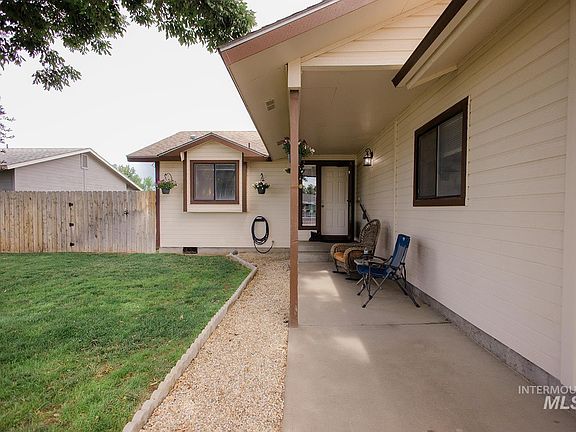 2nd image of 1530 Rosewood St