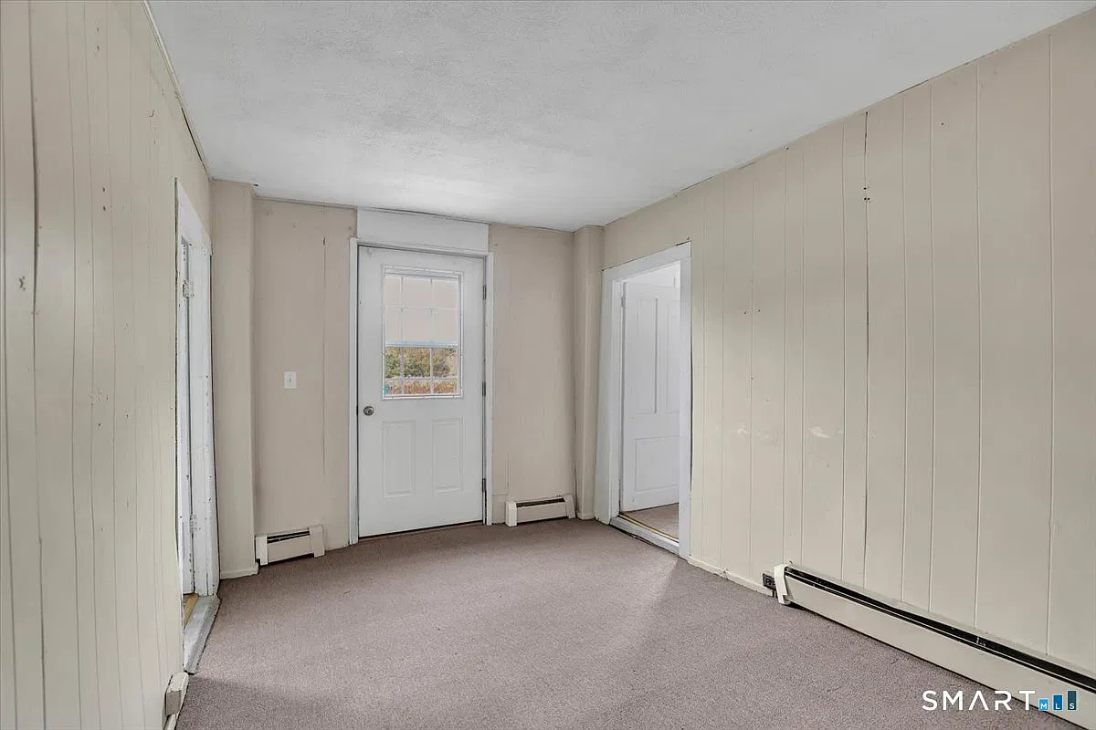 3 bed, 1.0 bath, 1100 sqft, $1,950 — Photo 4
