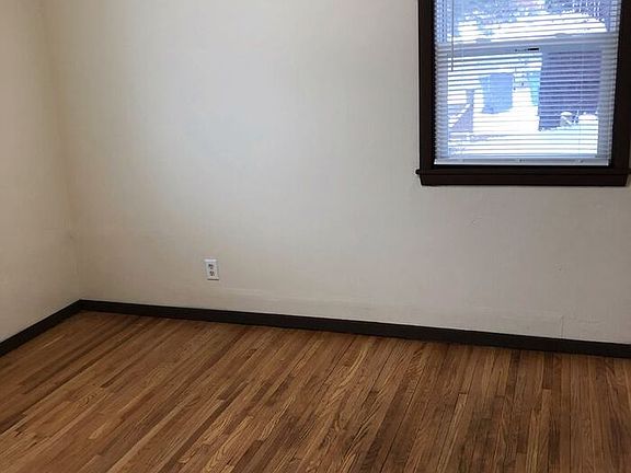 5th image of 3526 Russell Ave N #2