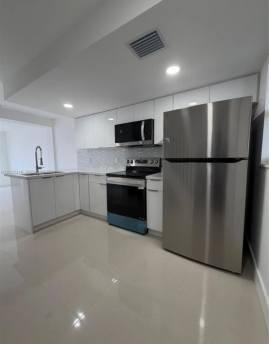 Gdn Homes Resub — Photo 1