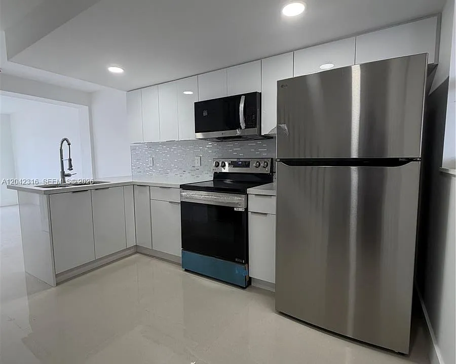 1551 W Okeechobee Rd #9