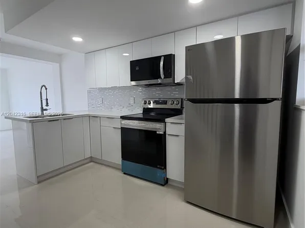 1551 W Okeechobee Rd, Hialeah, FL