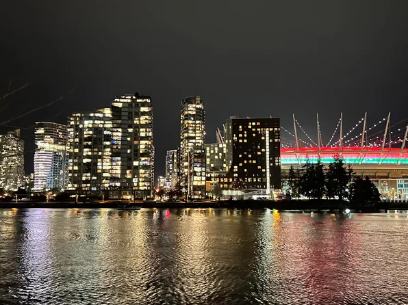 138 W 1st Ave #605, Vancouver, BC V5Y 0H5
