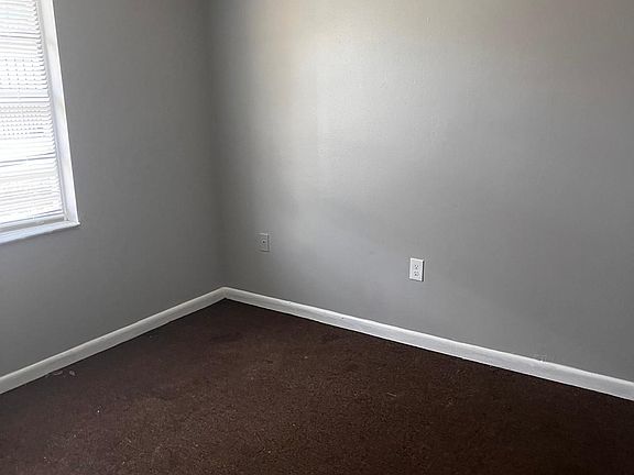 5th image of 504 S Westgate Ave