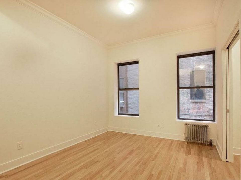 1st image of 417 Manhattan Ave APT 2