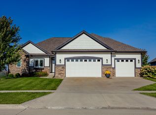 3006 NW Sharmin Dr, Ankeny, IA 50023