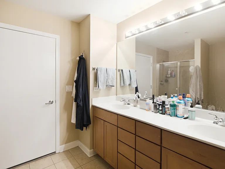845 N Kingsbury #514 — Photo 13