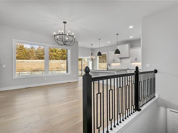 4th image of 1718 E 127th Ter
