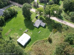 22569 Sherwood Rd, Belleville, MI 48111