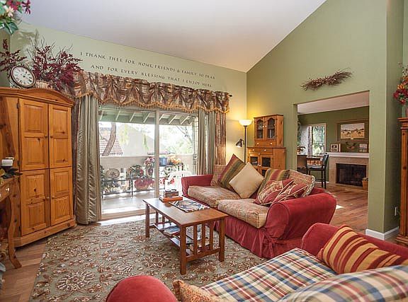 4th image of 245 Oak Leaf Dr #203