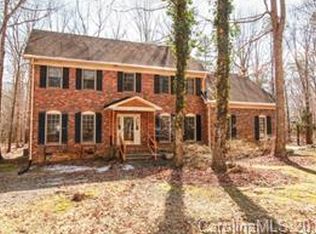 109 Plymouth Dr, Matthews, NC 28104