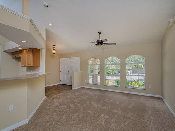 4th image of 23133 Glen Ave