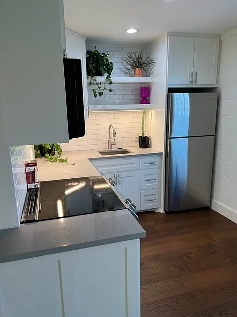 Studio, 590 sqft, $1,840 — Photo 2