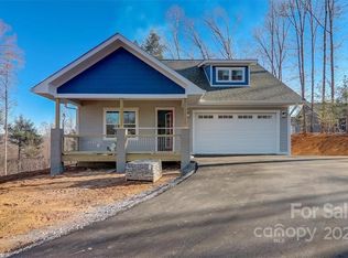 2 Cider Hill Ln, Hendersonville, NC 28792