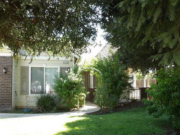 3rd image of 8736 N Winery Ave
