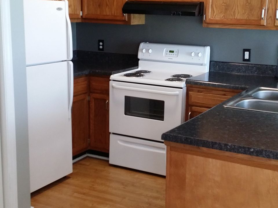 1st image of 121 E West Victoria Ct