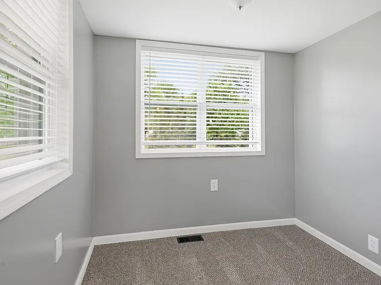 23060 Bernard St — Photo 16