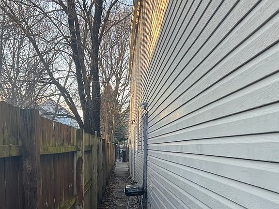 3rd image of 8410 S Burley Ave