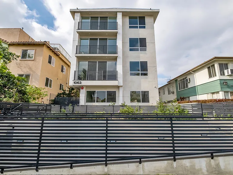1063 S Wooster St #201 — Photo 5